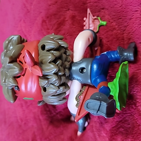 Farty Flip Action Figure - Picture 4 of 8